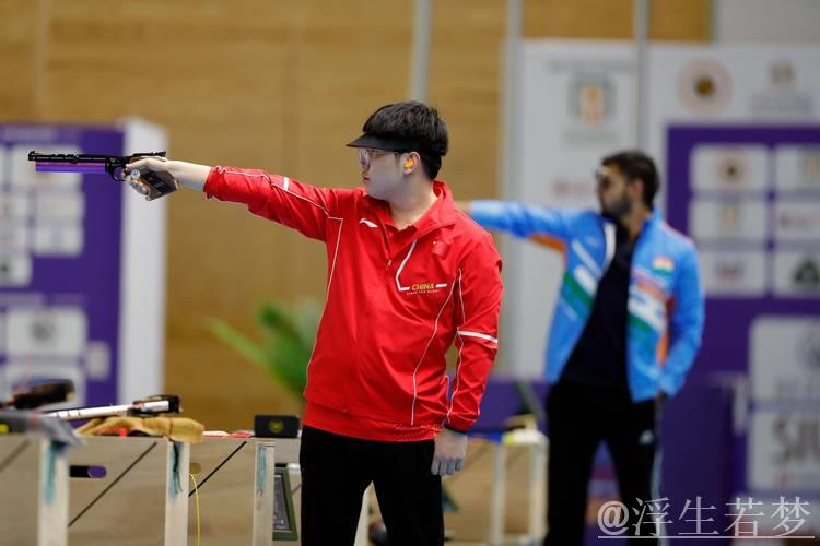 胡凯勇夺男子10米气手枪金牌