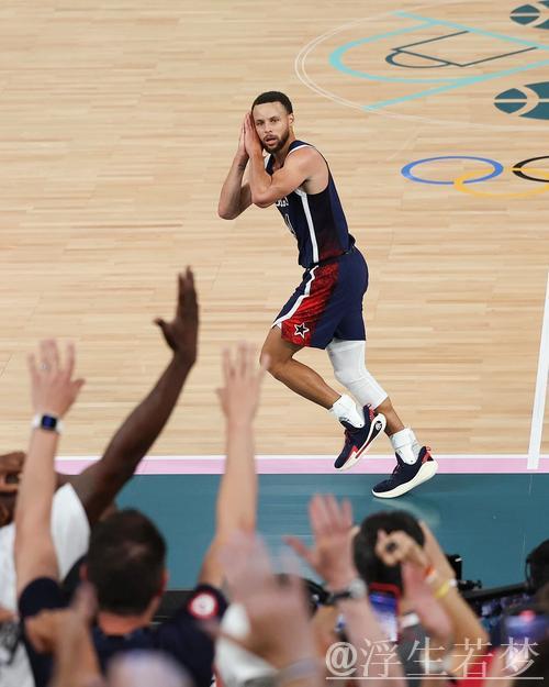 库里精彩拉杆2+1上演神级操作