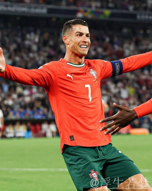 C罗30岁后为国家队打入85球，超越多国射手王，凯恩内少表示钦佩