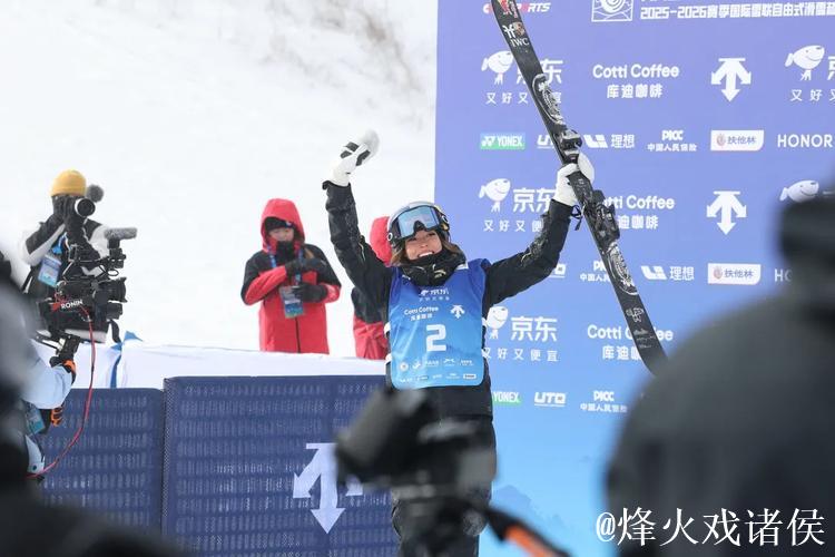 谷爱凌U型场地世界杯云顶站逆袭夺冠:自信源自刻苦训练 谷爱凌U型场地世界杯云顶站逆袭夺冠:自信源自刻苦训练